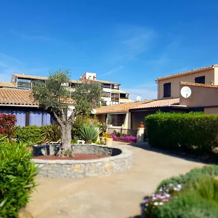 בית נופש Calma Port Venus Village Naturiste Piscine & Velo